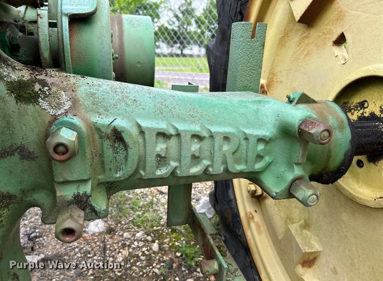image for item ZA0478 1939 John Deere B tractor