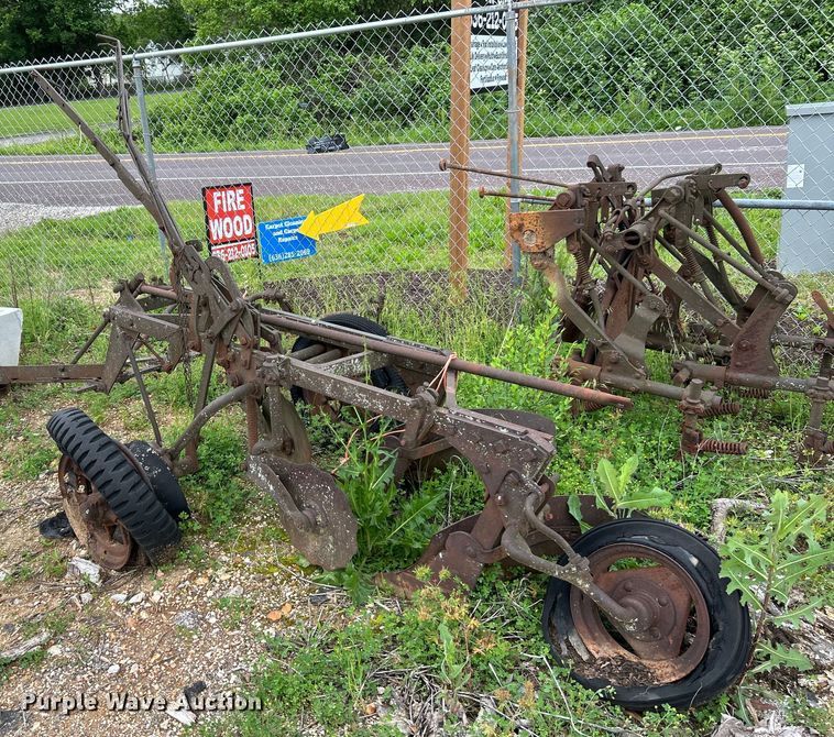 image for item ZA0478 1939 John Deere B tractor