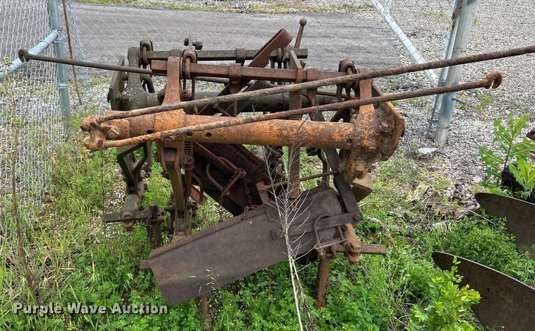 image for item ZA0478 1939 John Deere B tractor