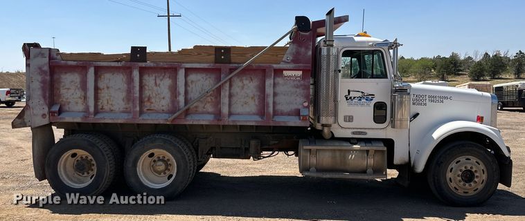 image for item DG4469 1999 Freightliner  FLD dump truck