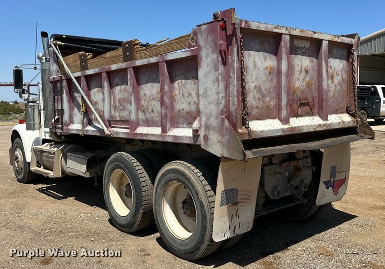 image for item DG4469 1999 Freightliner  FLD dump truck