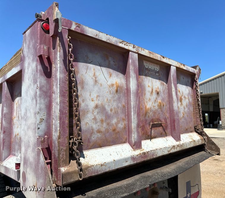 image for item DG4469 1999 Freightliner  FLD dump truck