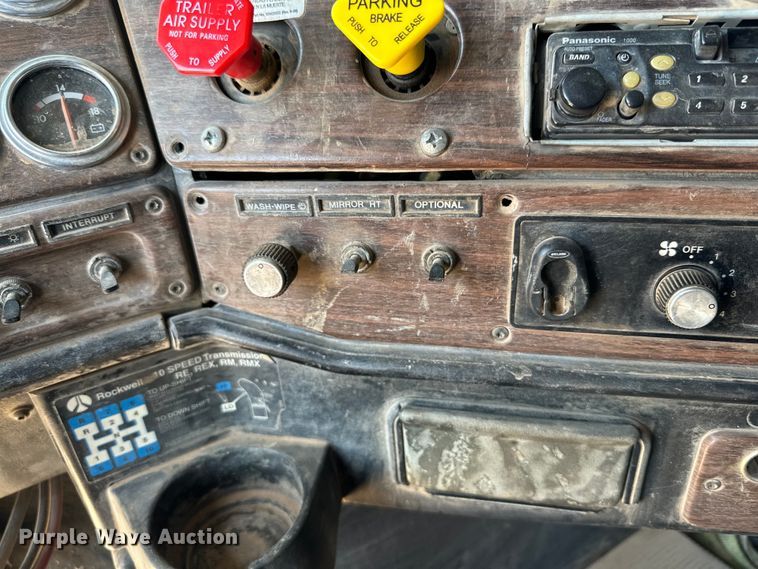 image for item DG4469 1999 Freightliner  FLD dump truck