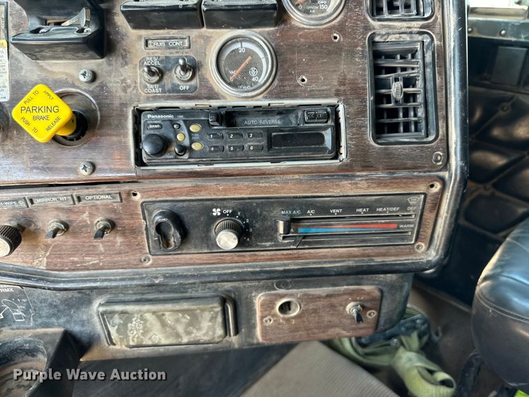 image for item DG4469 1999 Freightliner  FLD dump truck