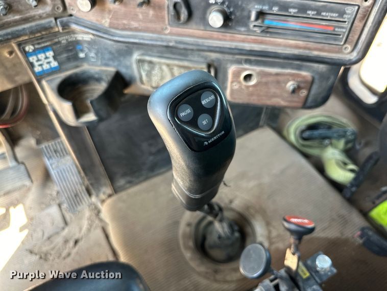 image for item DG4469 1999 Freightliner  FLD dump truck