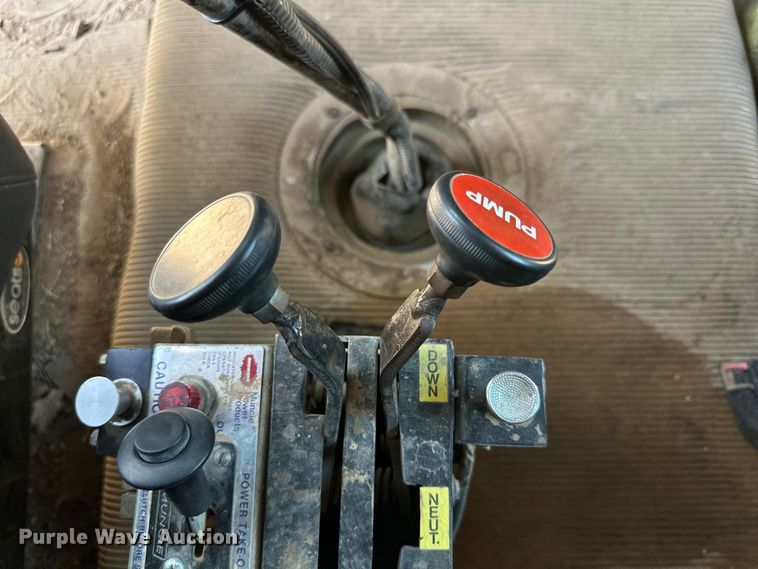 image for item DG4469 1999 Freightliner  FLD dump truck