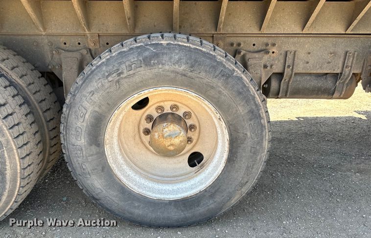 image for item DG4469 1999 Freightliner  FLD dump truck