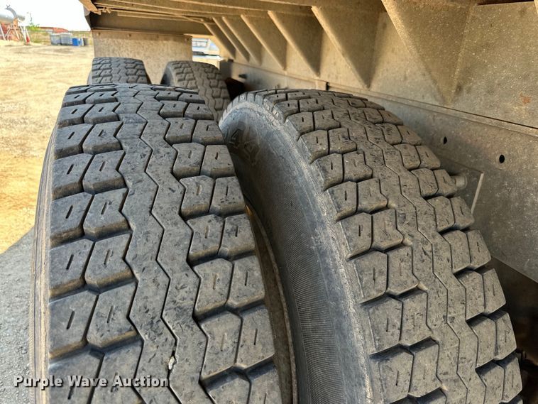 image for item DG4469 1999 Freightliner  FLD dump truck