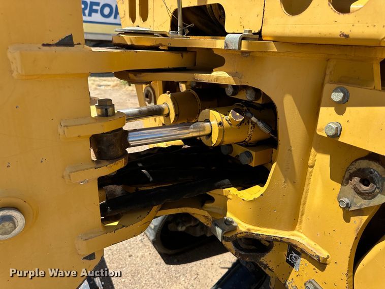 image for item DK6664 2009 Vermeer RTX750 trencher