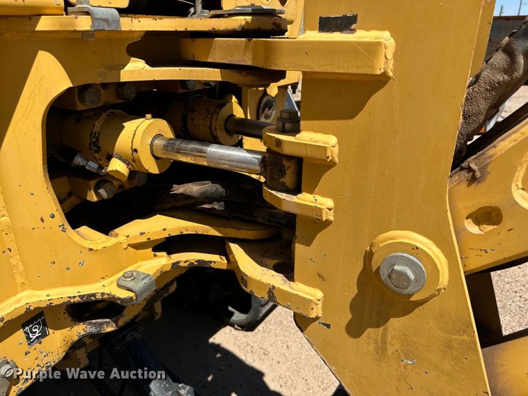 image for item DK6664 2009 Vermeer RTX750 trencher