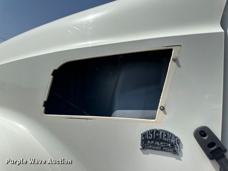 image for item DK6729 2020 Mack Granite dump truck