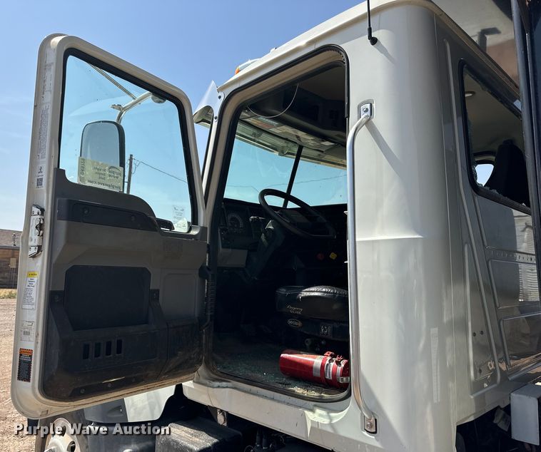 image for item DK6729 2020 Mack Granite dump truck