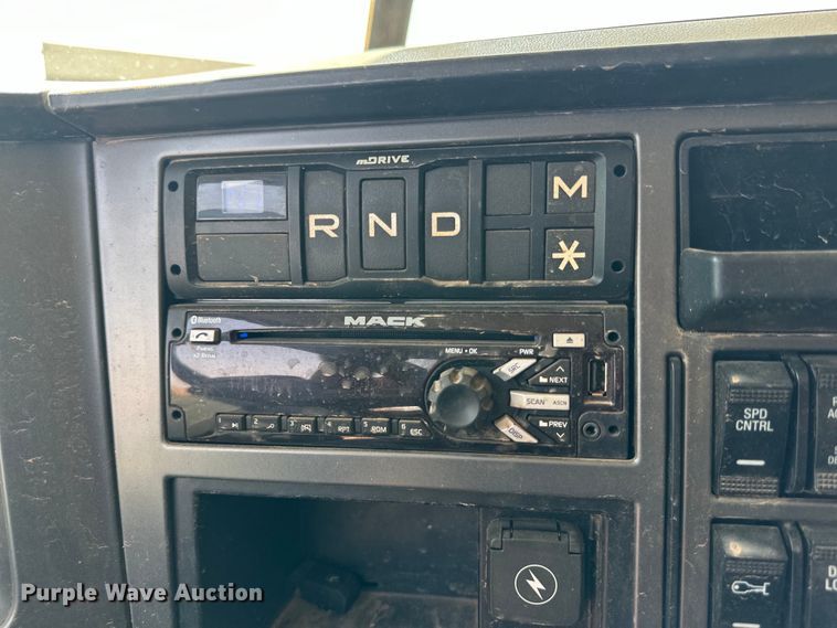 image for item DK6729 2020 Mack Granite dump truck