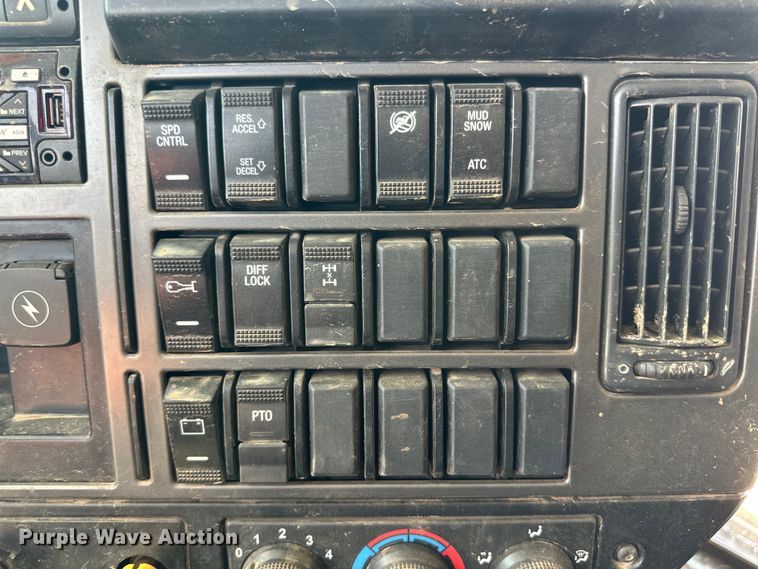 image for item DK6729 2020 Mack Granite dump truck