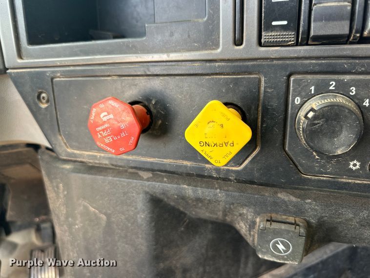 image for item DK6729 2020 Mack Granite dump truck