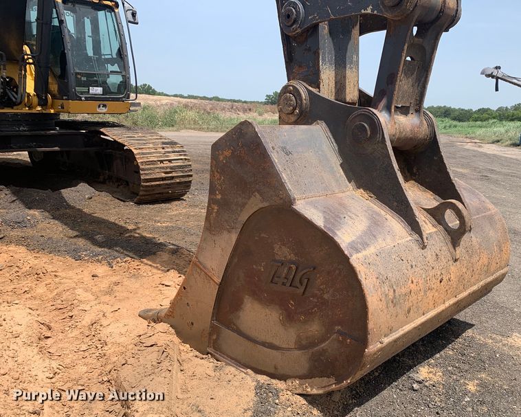 image for item DM1743 2015 John Deere 470G LC excavator