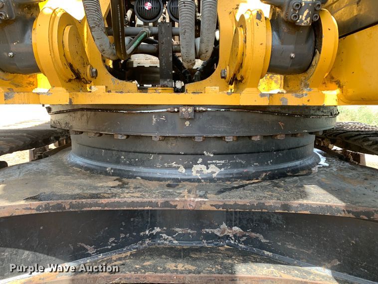 image for item DM1743 2015 John Deere 470G LC excavator