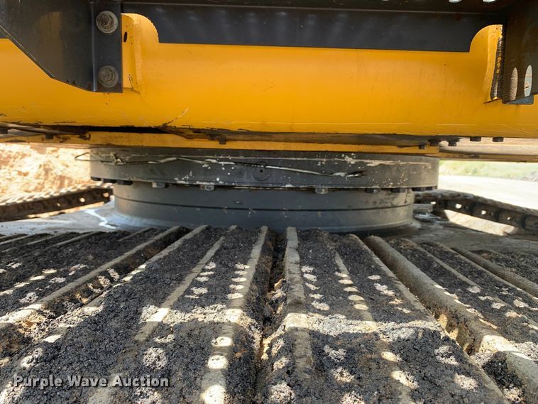 image for item DM1743 2015 John Deere 470G LC excavator