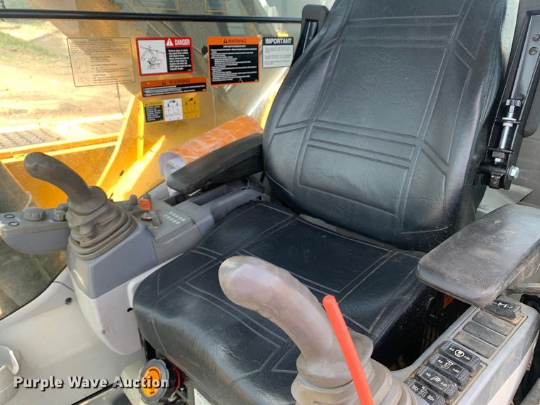 image for item DM1743 2015 John Deere 470G LC excavator