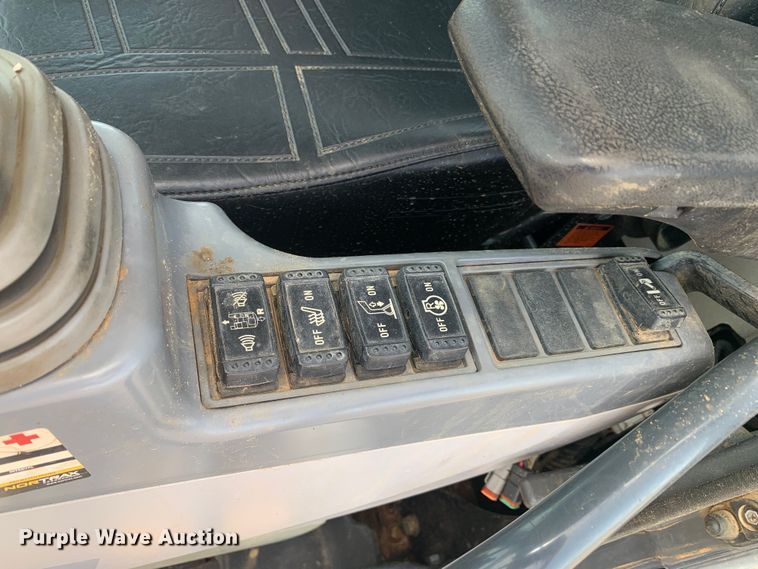 image for item DM1743 2015 John Deere 470G LC excavator