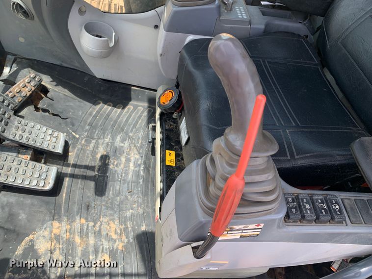 image for item DM1743 2015 John Deere 470G LC excavator