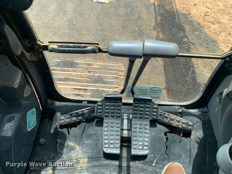 image for item DM1743 2015 John Deere 470G LC excavator