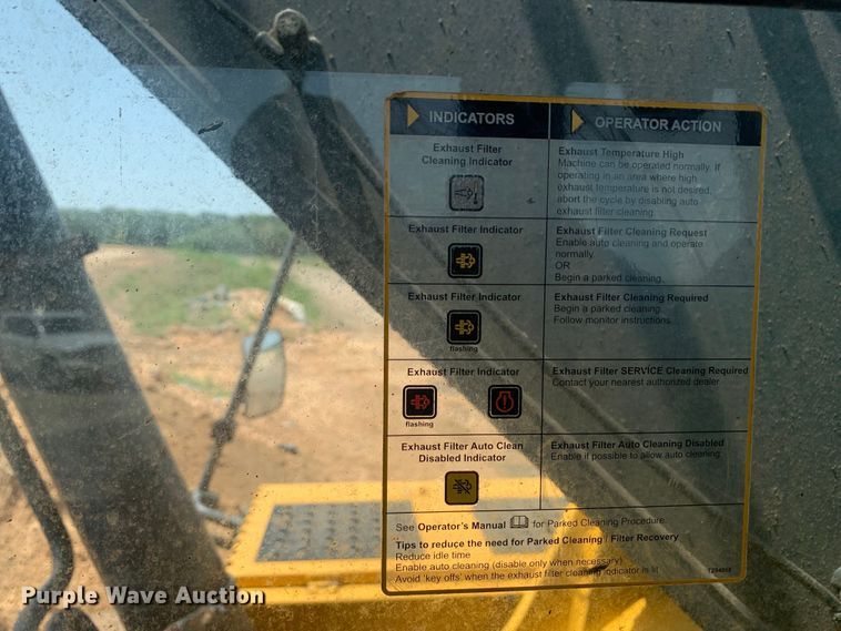 image for item DM1743 2015 John Deere 470G LC excavator