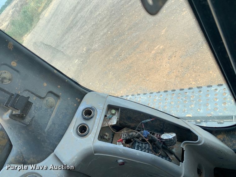 image for item DM1743 2015 John Deere 470G LC excavator