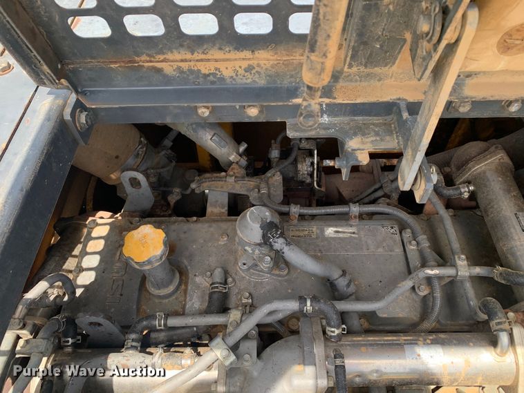 image for item DM1743 2015 John Deere 470G LC excavator