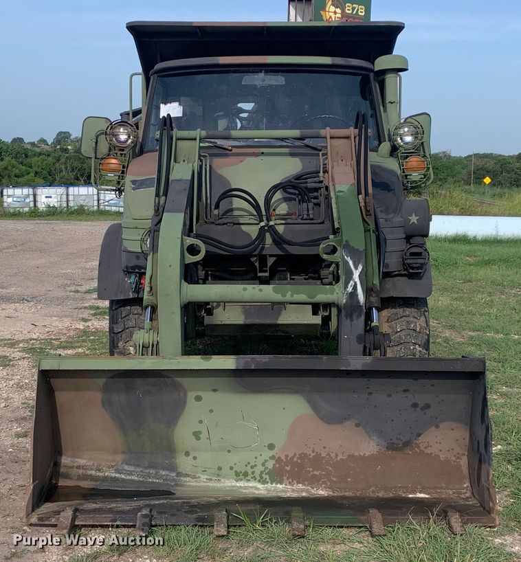 image for item DM1747 1988 Freightliner  Unimog FLU419 emplacement excavator