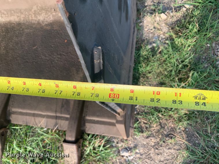 image for item DM1747 1988 Freightliner  Unimog FLU419 emplacement excavator