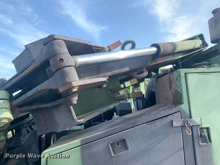 image for item DM1747 1988 Freightliner  Unimog FLU419 emplacement excavator