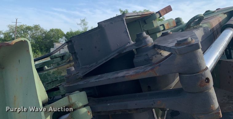 image for item DM1747 1988 Freightliner  Unimog FLU419 emplacement excavator