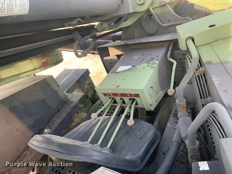 image for item DM1747 1988 Freightliner  Unimog FLU419 emplacement excavator