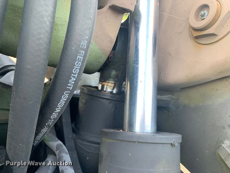 image for item DM1747 1988 Freightliner  Unimog FLU419 emplacement excavator