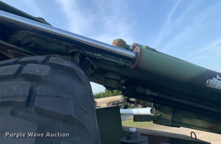 image for item DM1747 1988 Freightliner  Unimog FLU419 emplacement excavator