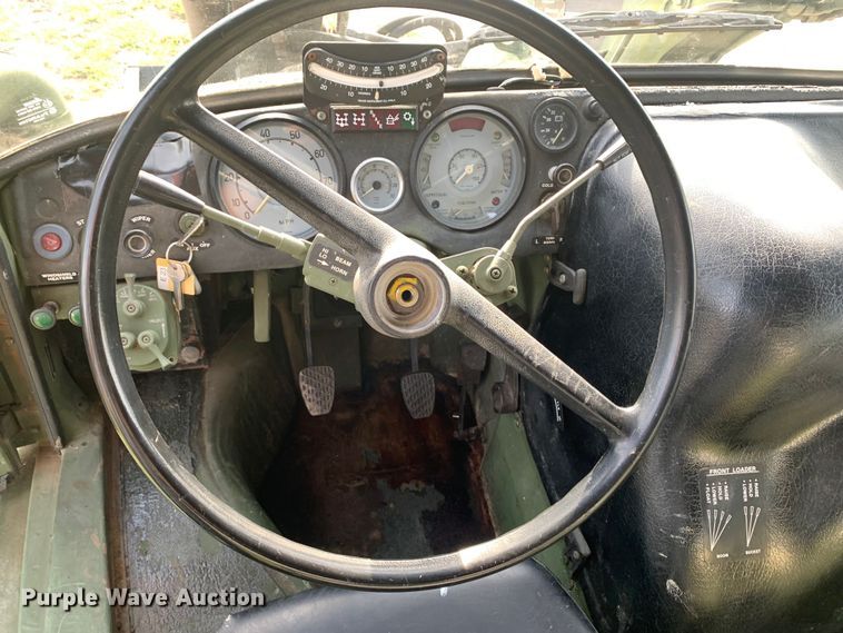 image for item DM1747 1988 Freightliner  Unimog FLU419 emplacement excavator