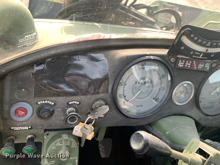 image for item DM1747 1988 Freightliner  Unimog FLU419 emplacement excavator