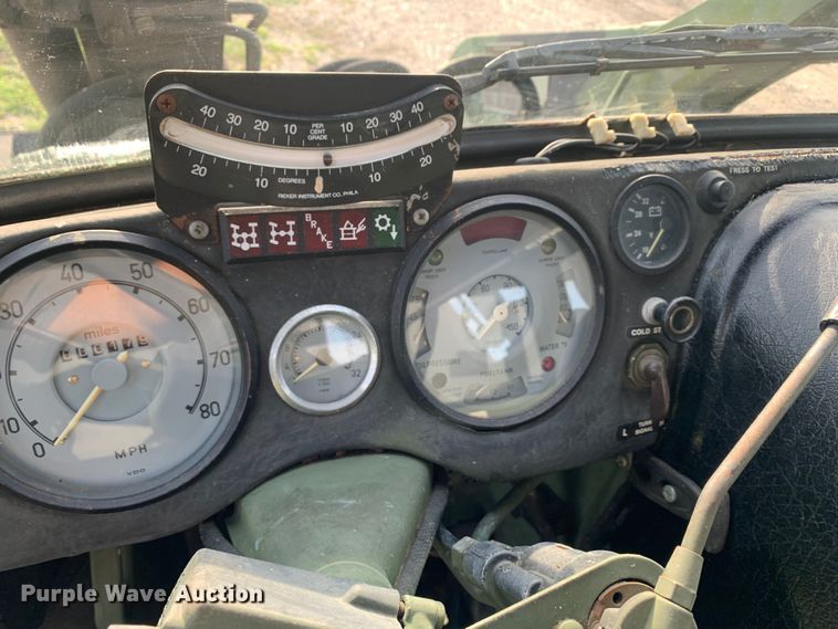 image for item DM1747 1988 Freightliner  Unimog FLU419 emplacement excavator