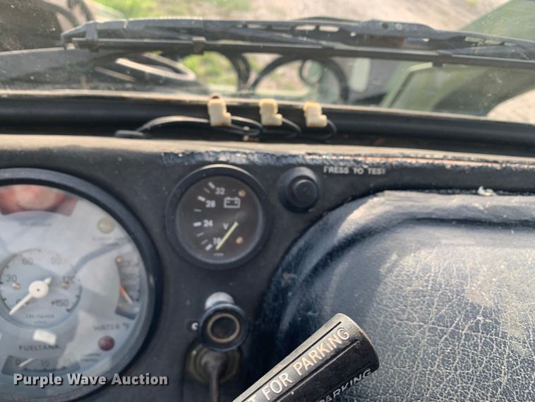 image for item DM1747 1988 Freightliner  Unimog FLU419 emplacement excavator