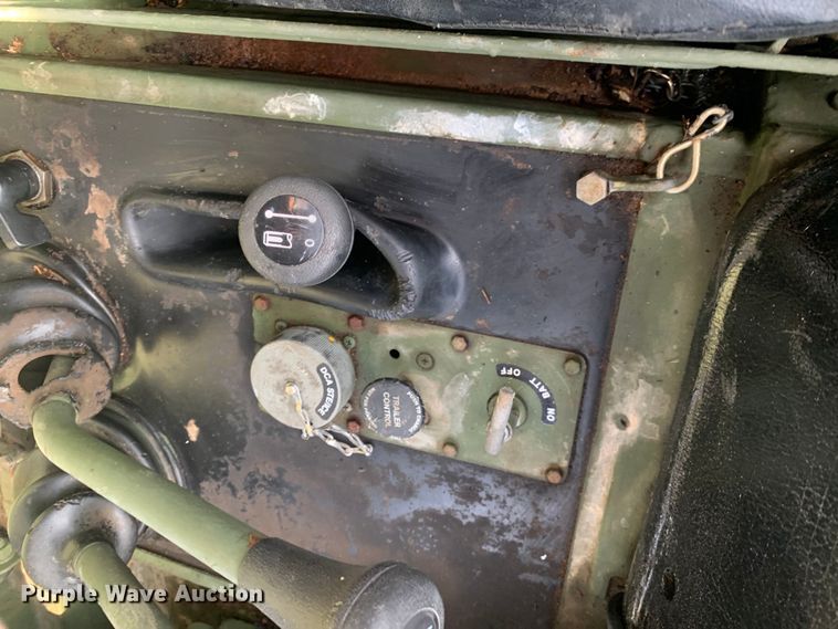 image for item DM1747 1988 Freightliner  Unimog FLU419 emplacement excavator