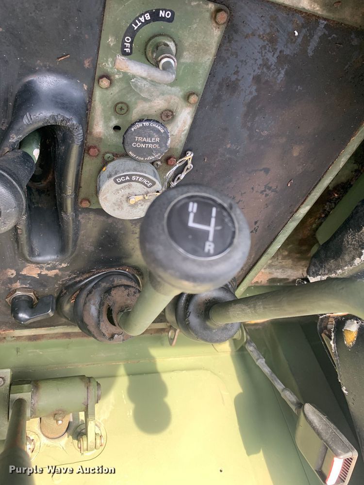 image for item DM1747 1988 Freightliner  Unimog FLU419 emplacement excavator