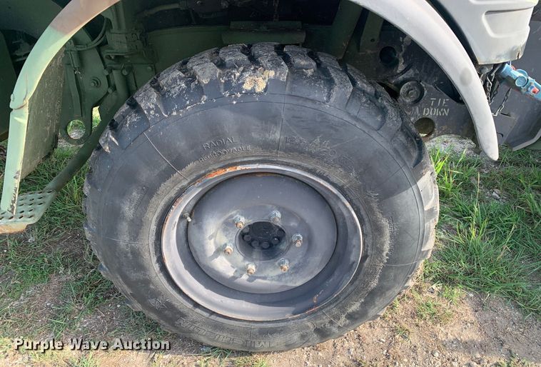 image for item DM1747 1988 Freightliner  Unimog FLU419 emplacement excavator