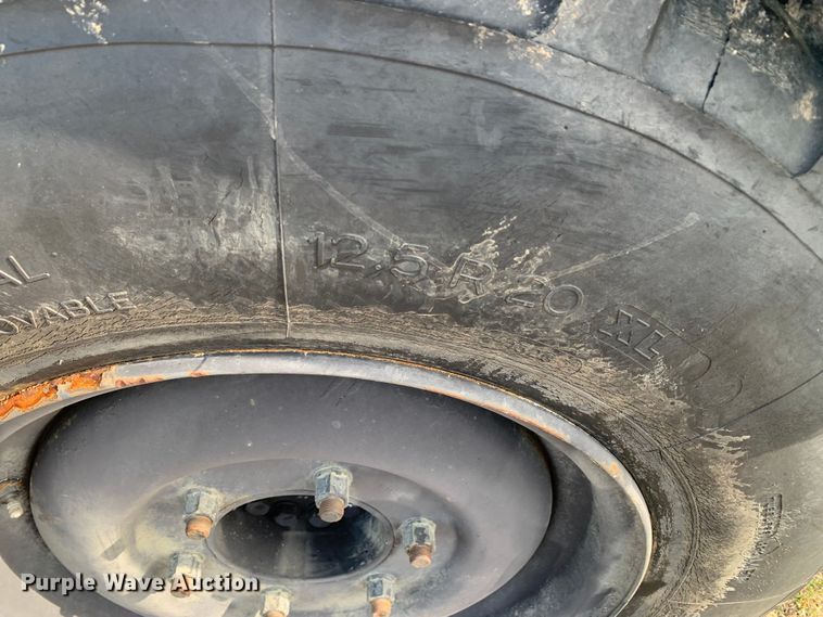 image for item DM1747 1988 Freightliner  Unimog FLU419 emplacement excavator