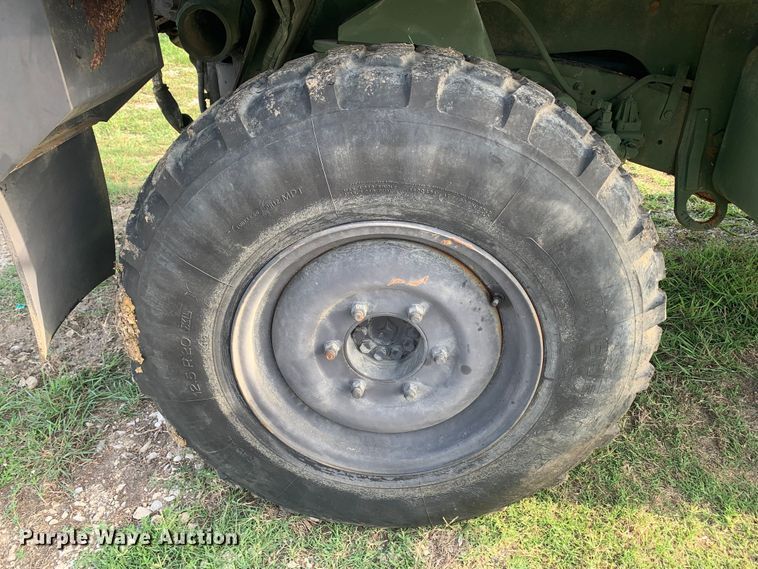 image for item DM1747 1988 Freightliner  Unimog FLU419 emplacement excavator