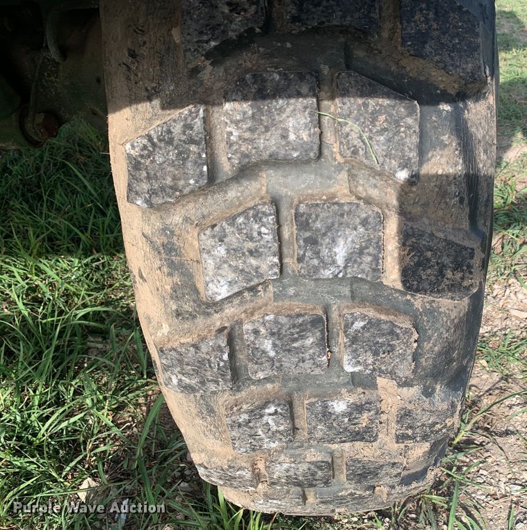 image for item DM1747 1988 Freightliner  Unimog FLU419 emplacement excavator