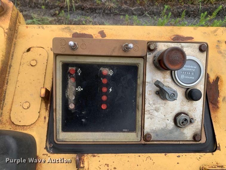 image for item DM7956 1987 Caterpillar 963 loader