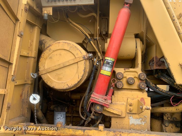 image for item DM7956 1987 Caterpillar 963 loader
