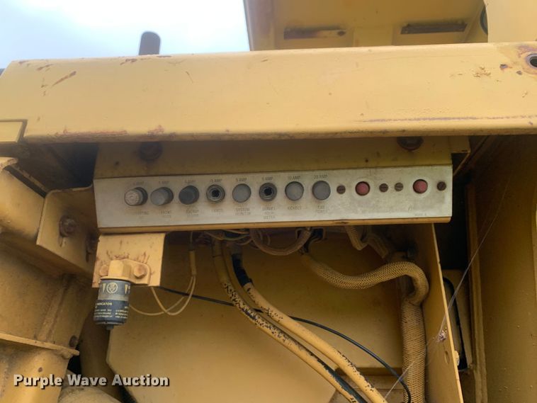 image for item DM7956 1987 Caterpillar 963 loader