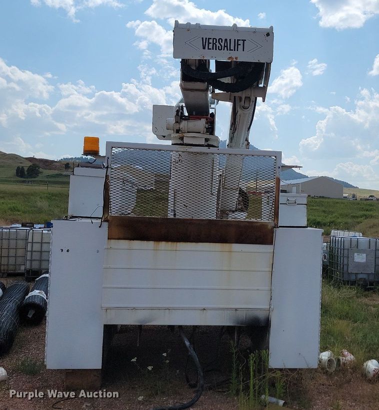 image for item DN6487 Knapheide  6133HC bucket truck bed 